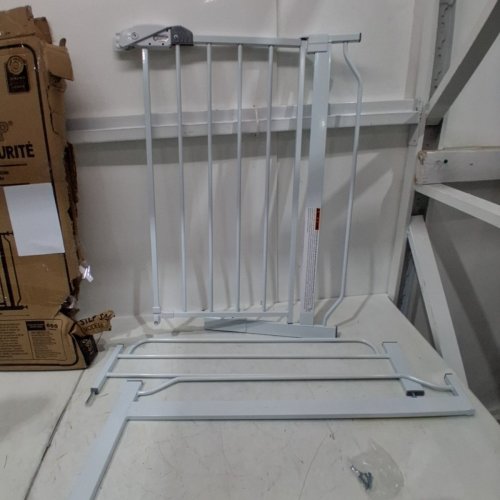 REGALO EASY-STEP METAL WALK-THROUGH SAFETY GATE, 30" X 29'' - 38.5'' - WHITE (MODEL: 1160DS) image 2