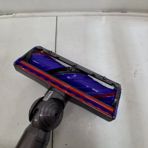 DYSON V8 RECHARGABLE HANDHELD STICK VACCUM - GREY/PURPLE (MODEL: SV25) image 4