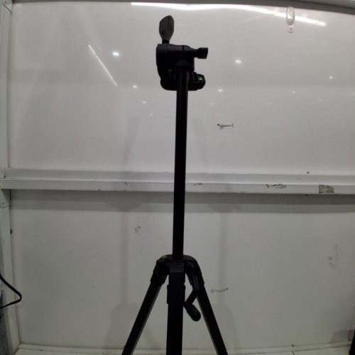 BOSCH COMPACT TRIPOD WITH EXTENDABLE HEIGHT - 22" - 61" - FOR USE WITH LINE LASER, POINT LASERS AND LASER DISTANCE TAPE MEASURING TOOLS - BLACK (MODEL: BT150) image 4
