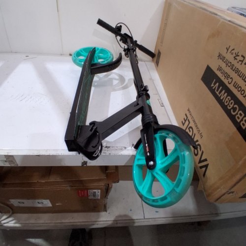WELMOTIVE FOLDING KICK SCOOTER - BLACK AND TEAL (MODEL: D009) image 6
