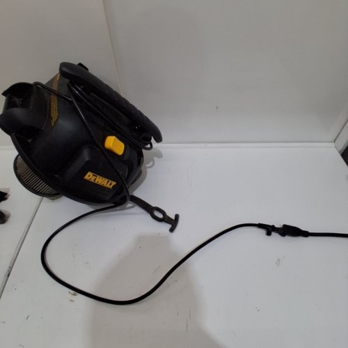 DEWALT POLY WET/DRY VAC SHOP VACUUMS WITH ATTACHMENTS - 1-7/8" HOSE - 4 PEAK HP - 5 GALLON - YELLOW (MODEL: DXV05P) image 2