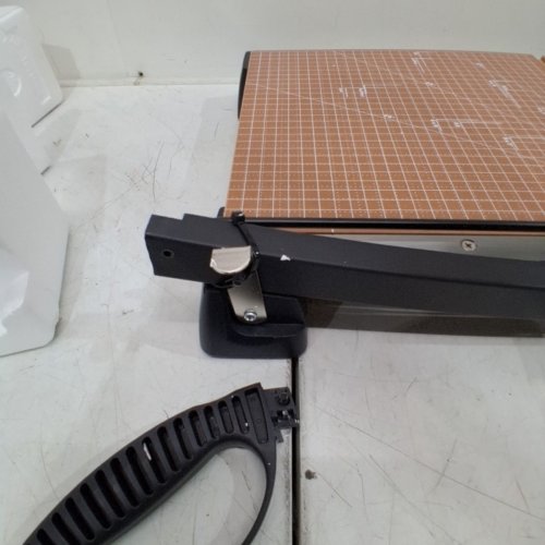 X-ACTO HEAVY-DUTY PAPER TRIMMER - 15" CUTTING LENGTH - BLACK/WOOD (MODEL: EPI26315) image 3