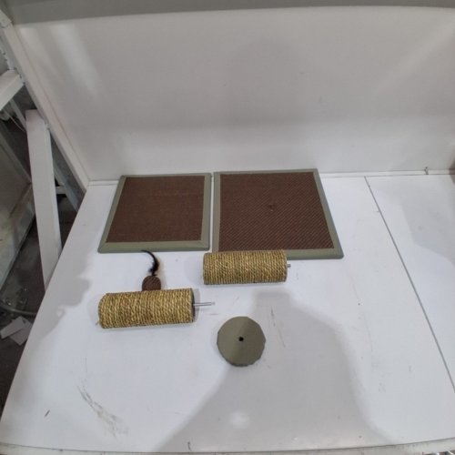 ROSEWOOD CAT SCRATCHING POST - BROWN (STYLE: TORONTO) image 3