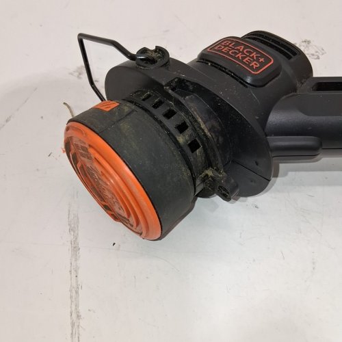 BLACK AND DECKER CORDLESS STRING TRIMMER/EDGER WITH BATTERY - 10" - 20 V MAX - BLACK/ORANGE (MODEL: LST201) image 4