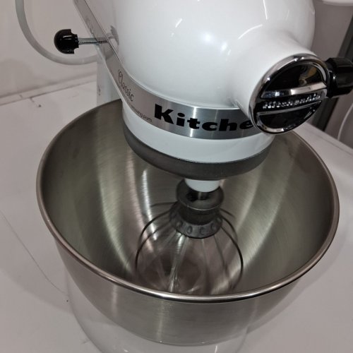 KITCHENAID CLASSIC SERIES 4.5-QUART TILT-HEAD STAND MIXER - WHITE (STYLE: K45SSWH) image 4