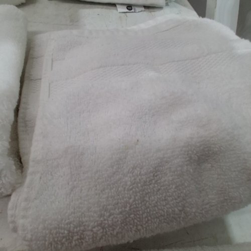 12PK GRANDEUR HOSPITALITY HAND TOWELS, 16" X 30" - WHITE (MODEL: 4500996) image 3