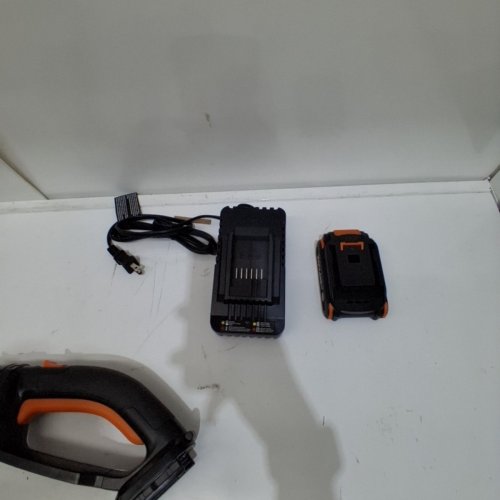 WORX POWER SHARE 2-IN-1 EXTENDABLE CORDLESS HEDGE TRIMMER - 20" BLADE/20V - ORANGE (MODEL: WG252.9 image 4