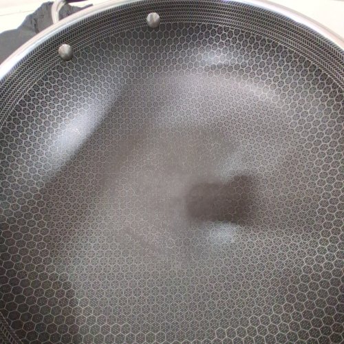 HEXCLAD 12" HYBRID STAINLESS STEEL WOK WITH STAY COOL HANDLE, DISHWASHER AND OVEN SAFE image 3