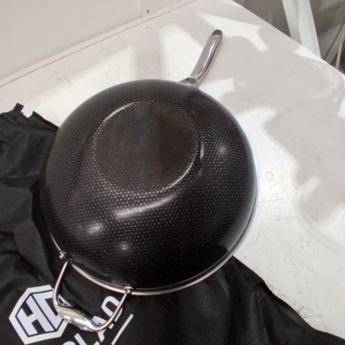 HEXCLAD 12" HYBRID STAINLESS STEEL WOK WITH STAY COOL HANDLE, DISHWASHER AND OVEN SAFE image 4