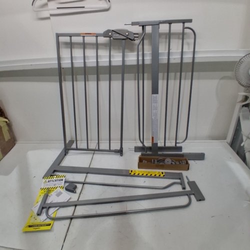 REGALO EASY STEP EXTRA WIDE BABY GATE - 29"- 49" X 30" - GREY (MODEL: 1164 EP DS) image 2