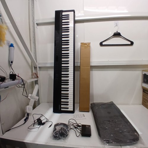 ALESIS RECITALS PLAY DIGITAL KEYBOARD PIANO WIRED/WIRELESS WITH 480 SOUNDS & STAND - BLACK/WHITE (MODEL: RECITALPLAY) image 3