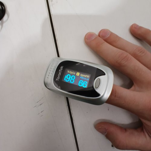 TORONTEK PULSE OXIMETER MEDICAL-GRADE BLUETOOTH SP02 MONITOR - WHITE (MODEL: L12) image 2
