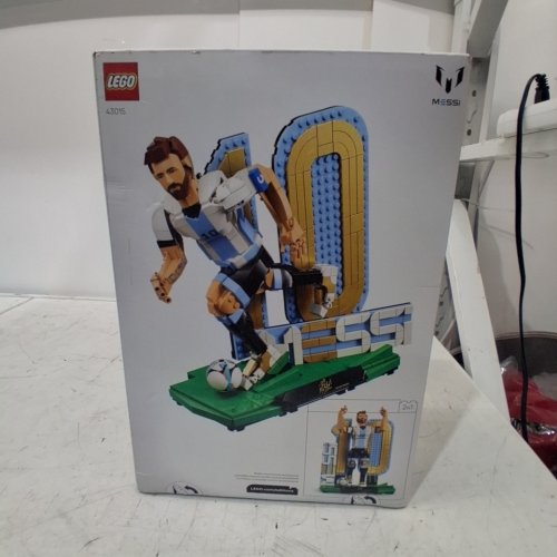 958PC LEGO LIONEL MESSI – SOCCER LEGEND SET (MODEL: 43015) image 3