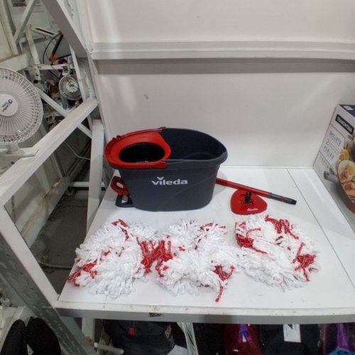 VILEDA EASYWRING SPIN MOP BUCKET FLOOR CLEANING SYSTEM WITH POWER MOP HEAD & EXTENDABLE HANDLE - RED/GREY (MODEL: 172880/10683010609981/183310) image 2