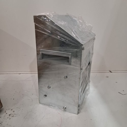 METAL MAILBOX WITH HANDLE - HOLDS 10KG OF FOOD - SILVER image 3