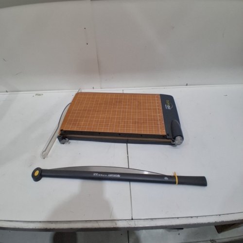 WESTCOTT 18" TRIMAIR TITANIUM BONDED PAPER TRIMMER - (MODEL:15108) image 2
