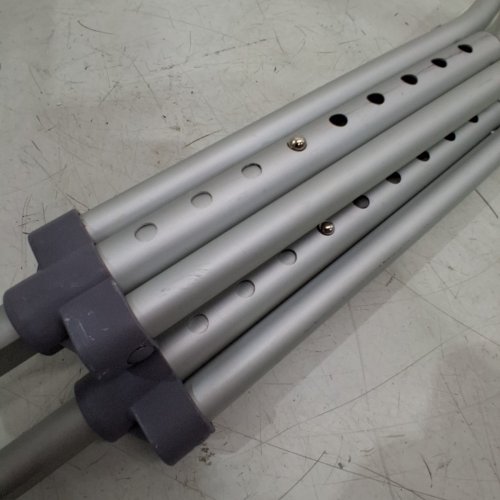 MEDLINE GUARDIAN STANDARD ALUMINUM ADJUSTABLE CRUTCHES - 5.2FT TO 5.10FT - ALUMINUM (MODEL: MDSV80535) image 3