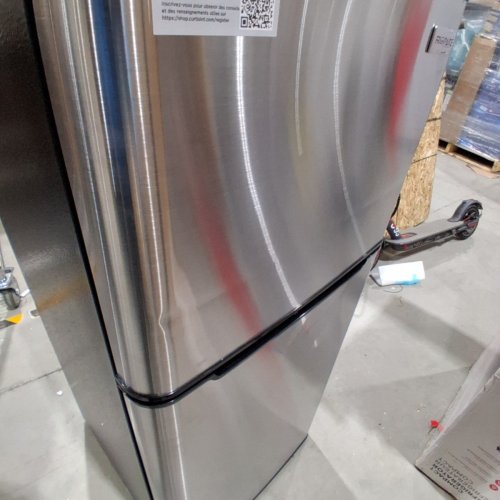 FRIGIDAIRE STAINLESS STEEL 2 DOOR FRIDGE/FREEZER - 4.5 CU. FT. - SILVER/BLACK (MODEL: EFR463-B) image 7