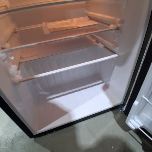 FRIGIDAIRE STAINLESS STEEL 2 DOOR FRIDGE/FREEZER - 4.5 CU. FT. - SILVER/BLACK (MODEL: EFR463-B) image 11