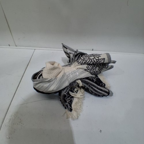 4PK MADE IN PORTUGAL KITCHEN TOWELS - 20" X 28" - BLACK/ WHITE (MODEL: 3400770) image 2