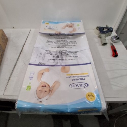GRACO PREMIUM CONTOURED CHANGING PAD - 16" X 32" - WHITE (MODEL: 06810-500-DL) image 2