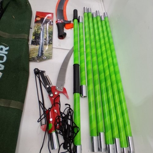 VEVOR LIGHTWEIGHT MANUAL EXTENDABLE POLE TREE PRUNER/POLE SAW- 3.87FT -27FT - GREEN - (MODEL: RUNZETOOL-GZJ-32G2) image 5
