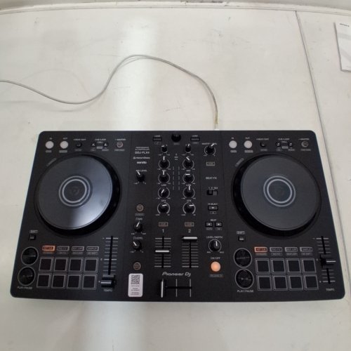 PIONEER DJ 2 CHANNEL MIXER SYSTEM WITH 2 DECKS - 8 PERFORMANCE PADS - GRAPHITE (MODEL: DDJ-FLX4) image 2