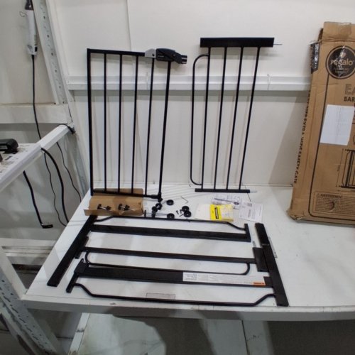 REGALO EASY STEP EXTRA WIDE SAFETY GATE - 29-49" X 30" - BLACK (MODEL: 1164 EB DS) image 2