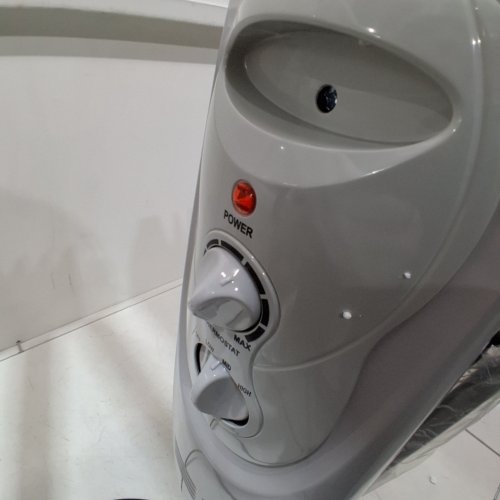 PELONIS PORTABLE ELECTRIC OIL FILLED RADIATOR WITH CASTOR WHEELS AND TIP OVER PROTECTION - 1500W - 120V - 250SQFT - WHITE (MODEL: PHO15A2AGW) image 2
