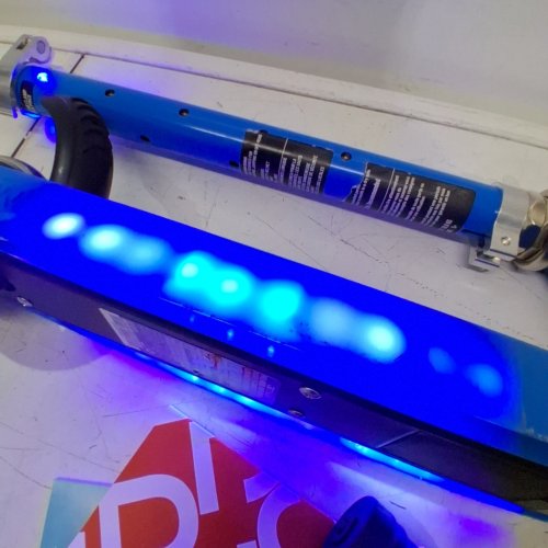 JETSON 2-WHEEL LIGHT-UP KICK SCOOTER - JUPITER BLUE image 2
