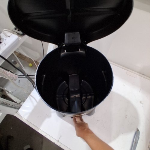 EAGLE OILY WASTE CAN - 6 GAL - BLACK (MODEL: 933) image 4