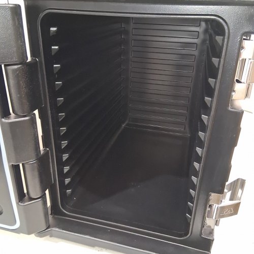 CAMMOO NSF FOOD WARMER/COOLER WITH WHEELS - 95QT - BLACK - (MODEL: TT95B) image 6