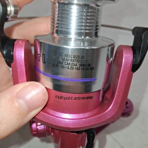 RAPALA GIRL MEDIUM ACTION RIGHT/LEFT SPINNING REEL - 5.1:1 GEAR RATIO - BLACK/PINK/CHROME image 2