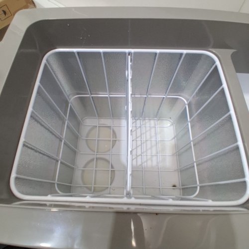 EUHOMY FAST COOLING PORTABLE CAR REFRIGERATOR WITH APP CONTROL - 45L - GREY (MODEL: CF45) image 4