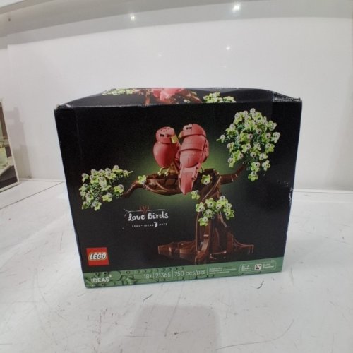 750 PCS LEGO LOVE BIRDS BUILDING SET - PINK/GREEN (MODEL: 21365) image 2