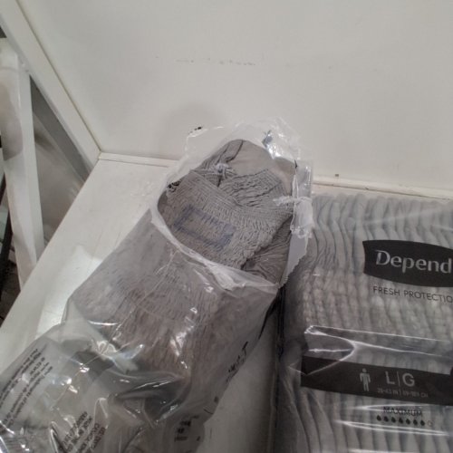 71PK MENS DEPENDS MAXIMUM ABORPTION INCONTINENCE DIAPERS WITH DRYSHIELD TECHNOLOGY LARGE - GREY - (MODEL: 54203) image 3