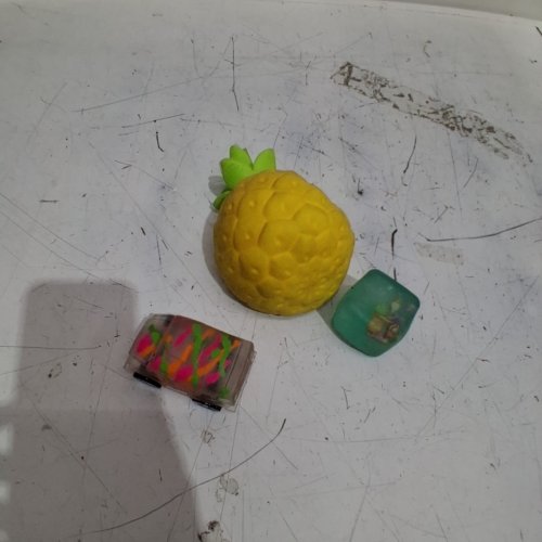 3 ASSORTED SQUISHY STRESS TOYS - MULTICOLOURED image 2
