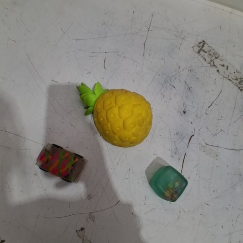 3 ASSORTED SQUISHY STRESS TOYS - MULTICOLOURED image 6