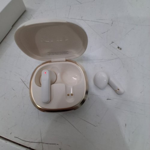ONN HUSHBYTE NOISE CANCELLING WIRELESS EARBUDS - WHITE image 4