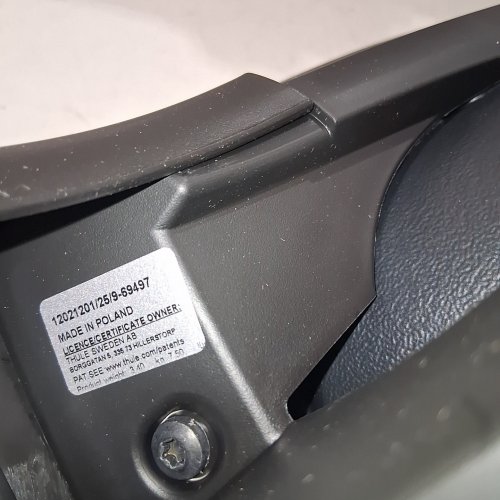 THULE YEPP 2 MAXI BICYCLE CHILD SEAT RACK MOUNT - MIDNIGHT BLACK - (MODEL: 120212XX) image 4
