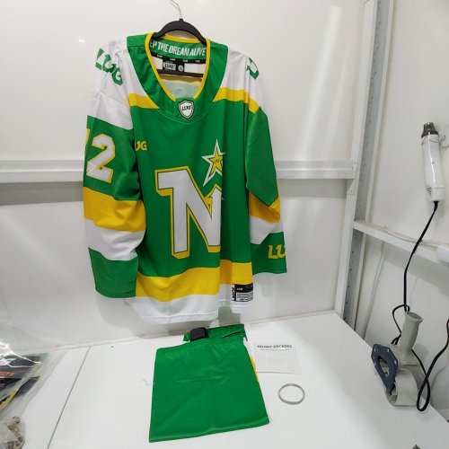 MENS LUG NORTHERN STARS HOCKEY JERSEY AND SOCKS - #72 - LARGE - GREEN image 2