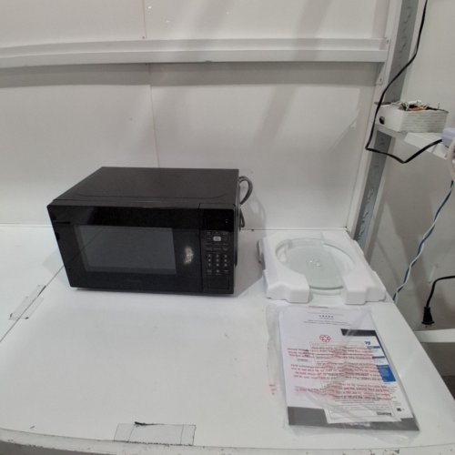 DANBY COUNTERTOP MICROWAVE OVEN - 0.7 CU/FT - BLACK ( MODEL- DBMW0721BBB) image 5