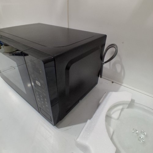 DANBY COUNTERTOP MICROWAVE OVEN - 0.7 CU/FT - BLACK ( MODEL- DBMW0721BBB) image 7