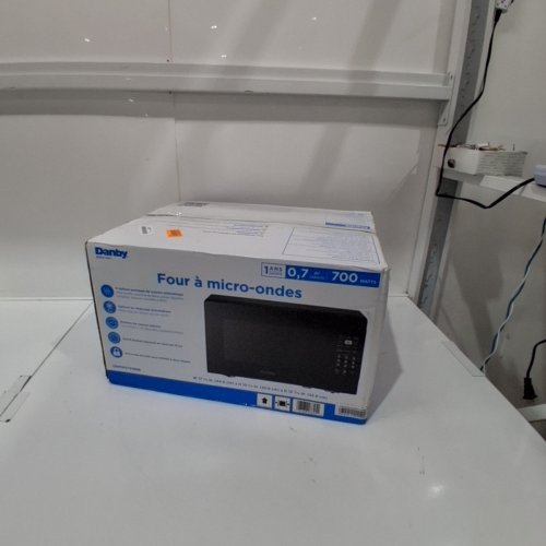 DANBY COUNTERTOP MICROWAVE OVEN - 0.7 CU/FT - BLACK ( MODEL- DBMW0721BBB) image 11
