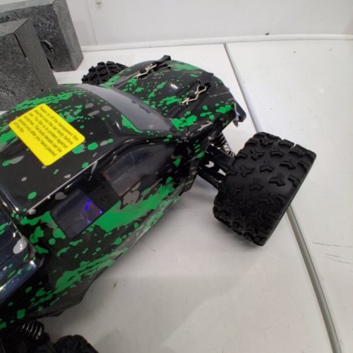 HAIBOXING 1:18 REMOTE CONTROL CAR 4X4 "RACE TRUCK" - 36KM/H TOP SPEED - BLACK/GREEN - (MODEL: 18859) image 2