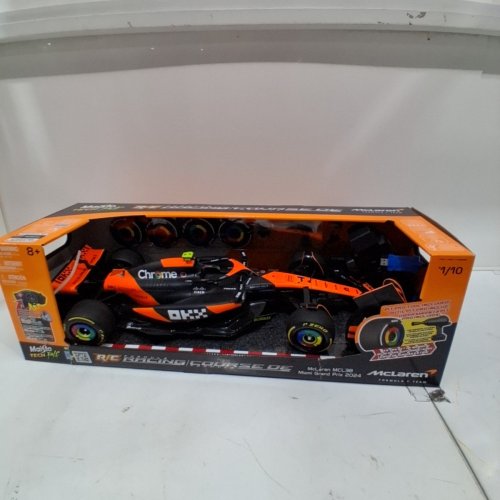 MAISTO TECH FORMULA 1 ONE LANDO NORRIS MACLAREN RC CAR - 1:10 SCALE - BLACK/ORANGE (MODEL: 1739888) image 3