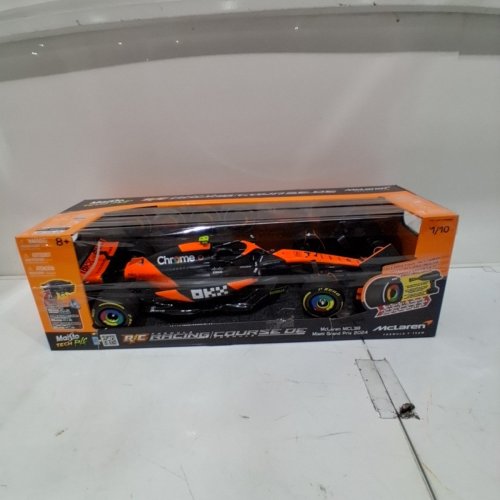 MAISTO TECH FORMULA 1 ONE LANDO NORRIS MACLAREN RC CAR - 1:10 SCALE - BLACK/ORANGE (MODEL: 1739888) image 5