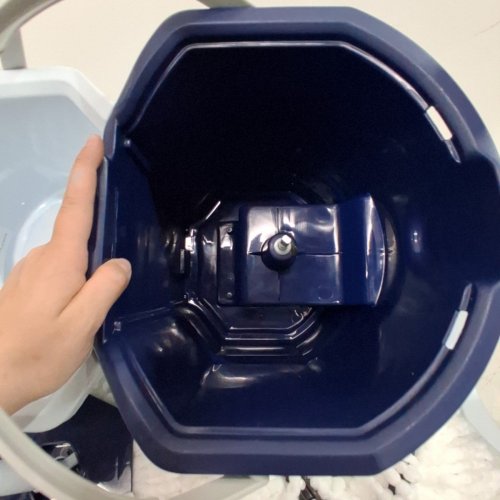 CASABELLA CLEAN WATER MICROFIBER SPIN MOP WITH 2-BUCKET SYSTEM - BLUE/WHITE image 4