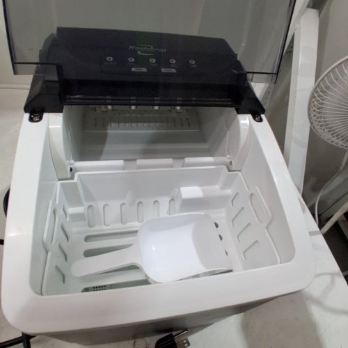 KOOLATRON PORTABLE SELF-CLEANING COUNTERTOP ICE MAKER - 120V - 60HZ - 1.5A - 26LBS/24HRS - 2 ICE SIZES - BLACK (MODEL: KIM26B) image 7