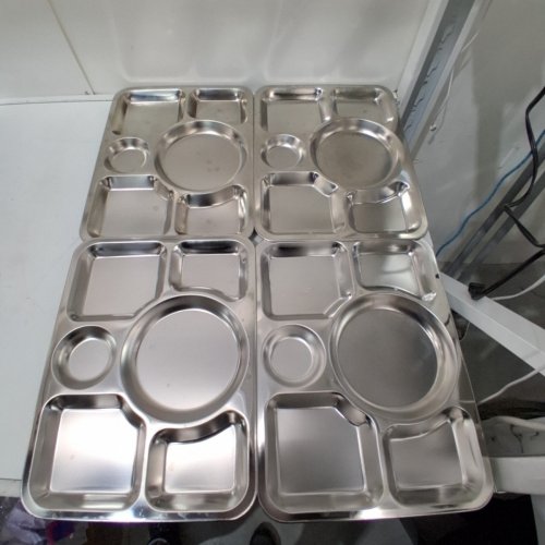 4PK VERKA STAINLESS STEEL 6-COMPARTMENT FOOD TRAYS - 15" X 11" - SILVER (ITEM: ART. 1800476) image 3